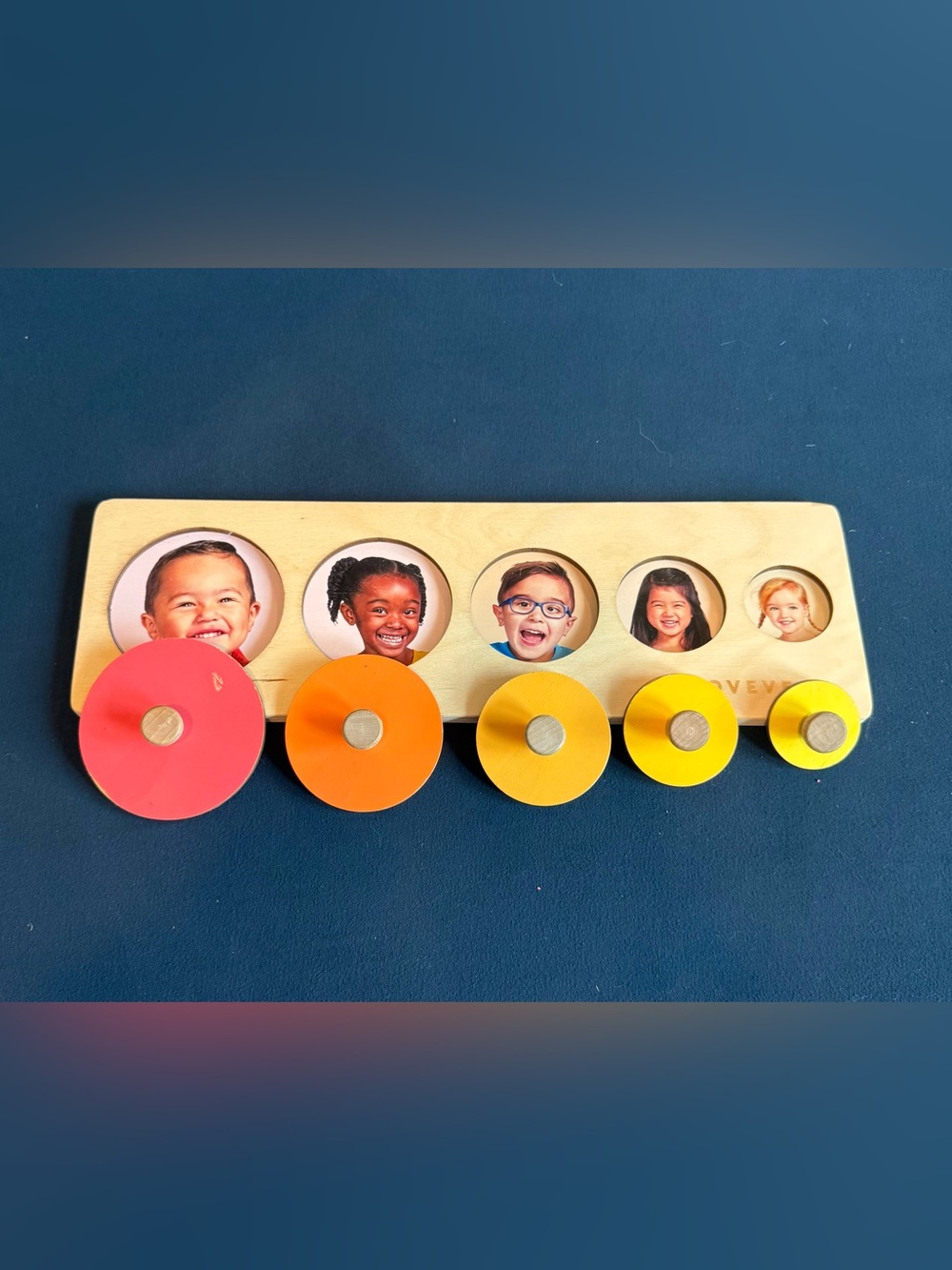 LOVEVERY Circle of Friends Puzzle